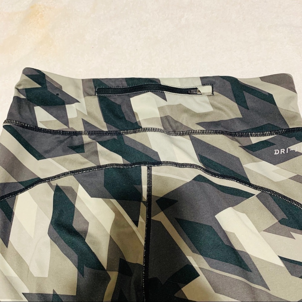 NIKE•Power Racer Geometric Leggings - Picture 7 of 10